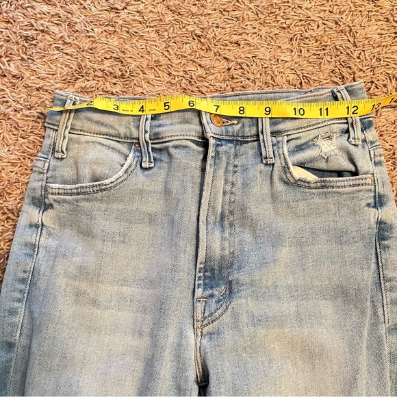 MOTHER Denim The Hustler Ankle Chew Distressed Flare Jeans in Petal Plucker Sz26 - Picture 13 of 15